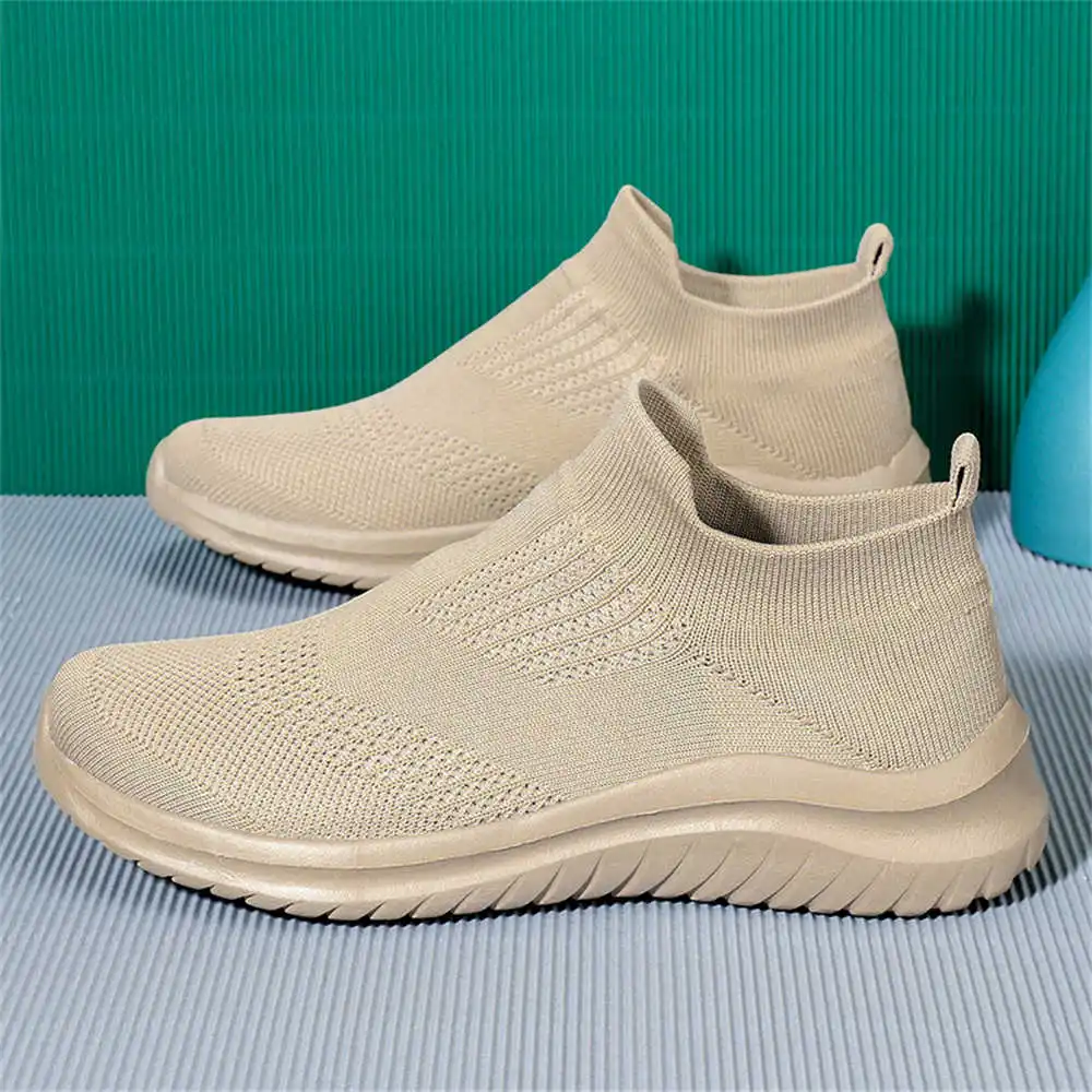 Beige Zachte Nieuwe Nieuwighei - Men'S Fashion At 40 recensie en prijs