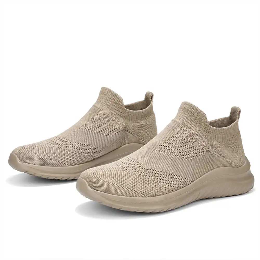Beige Zachte Nieuwe Nieuwighei - Men'S Fashion At 40 recensie en prijs